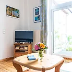 Haus Silko - In Lage - 3 Min Zum Direkt Am Kurpark Rostock