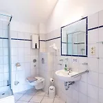 Haus Silko - In Lage - 3 Min Zum Direkt Am Kurpark Rostock